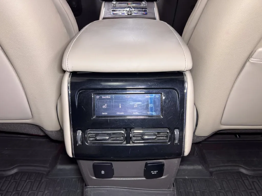 Lincoln Aviator photo 23