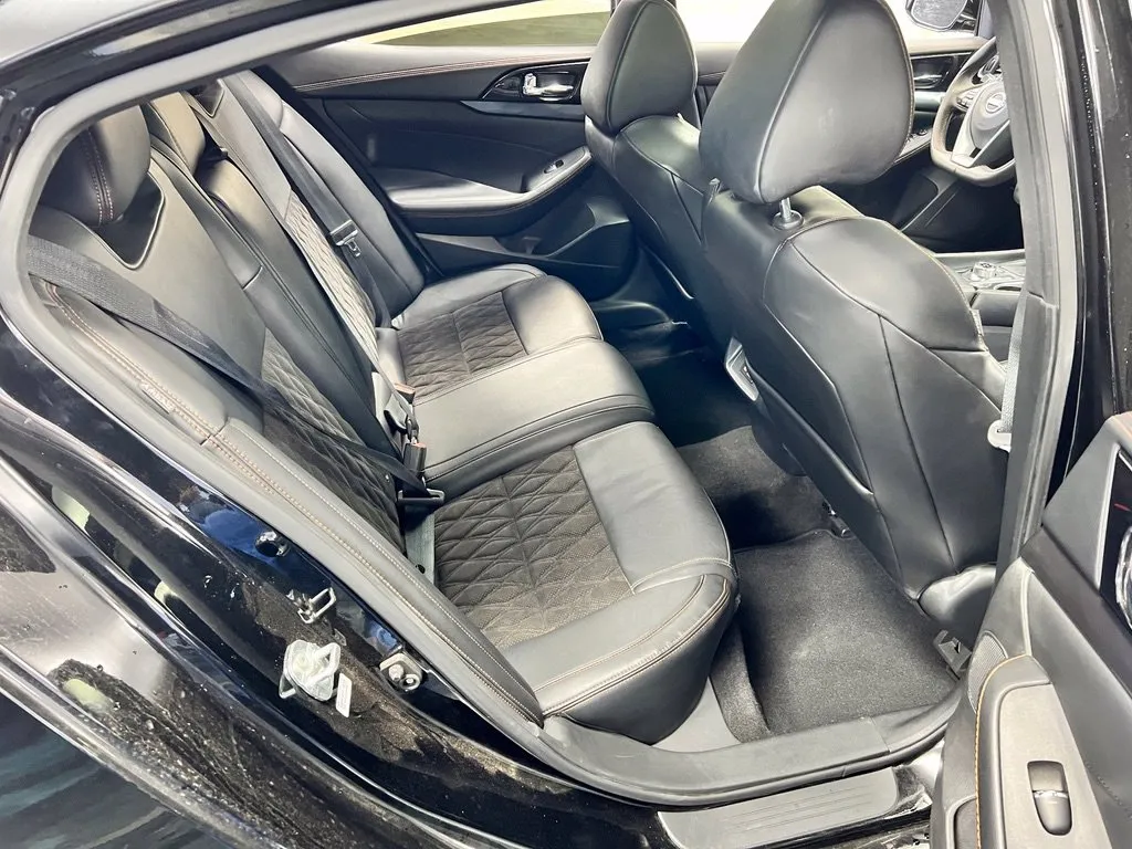 Nissan Maxima photo 18