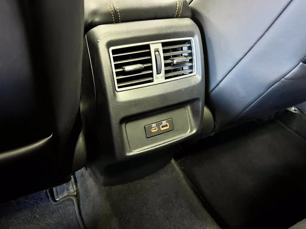 Nissan Maxima photo 17