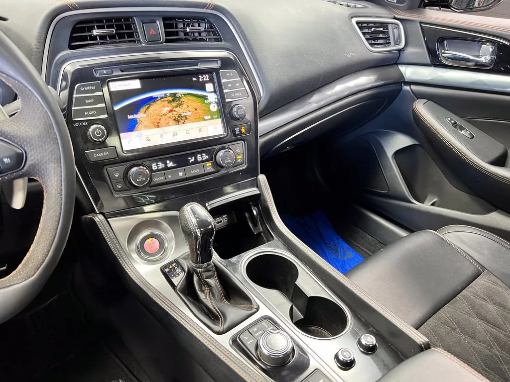 Nissan Maxima photo 13