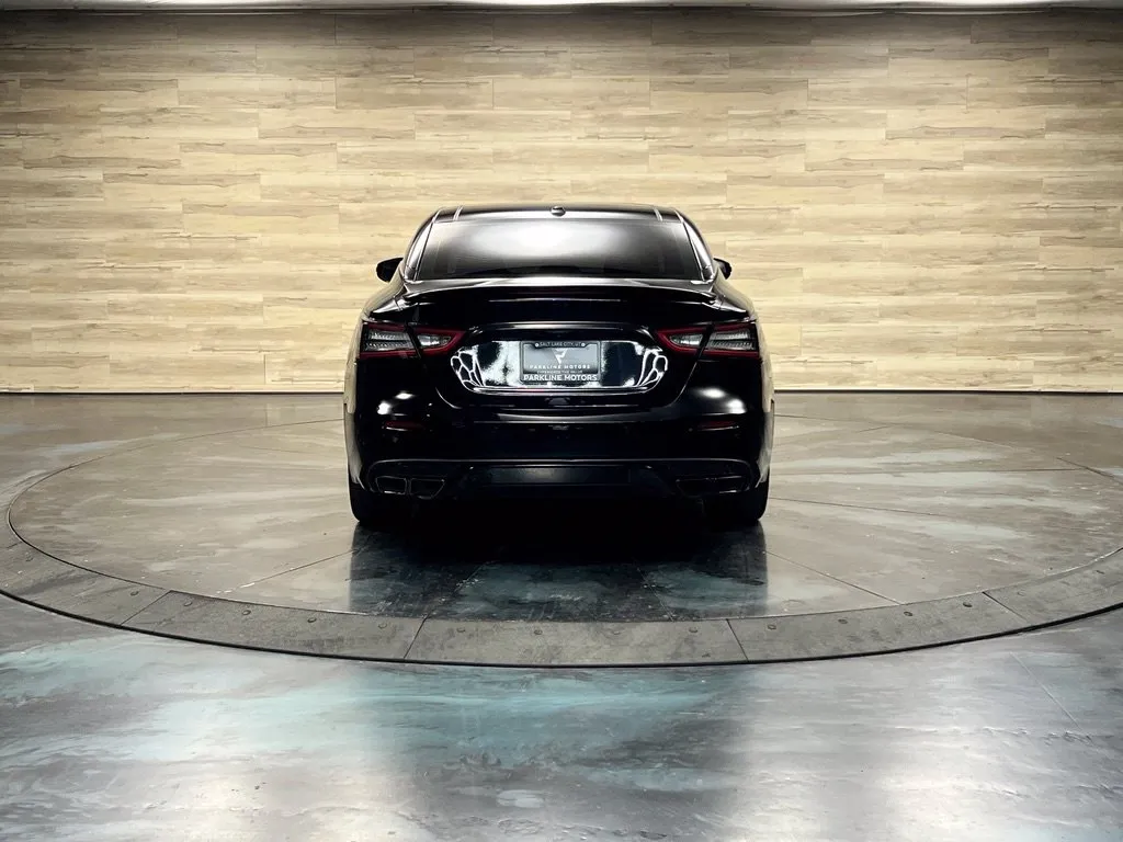 Nissan Maxima photo 19