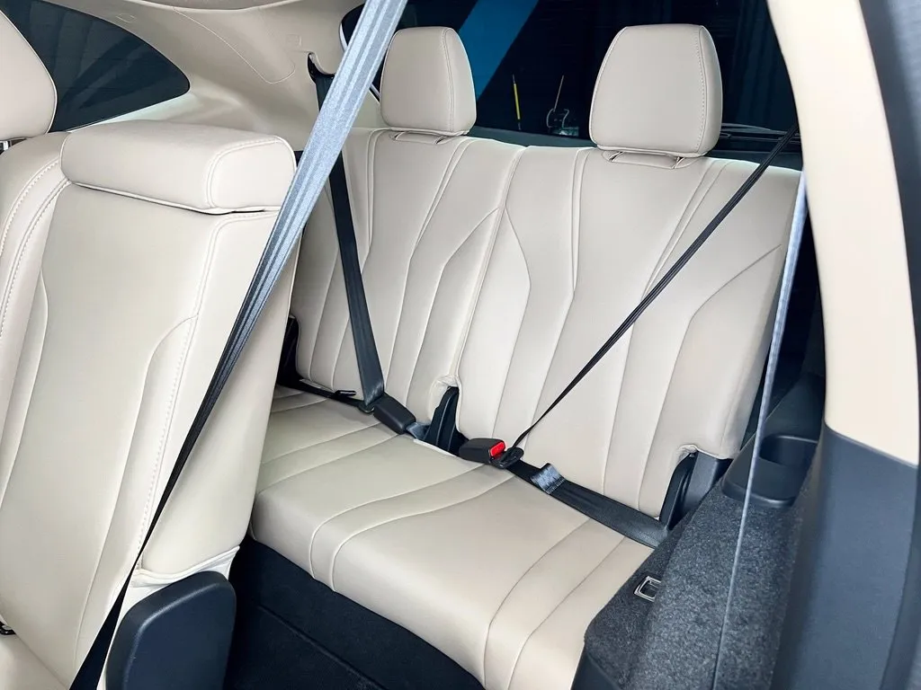 Acura MDX photo 20