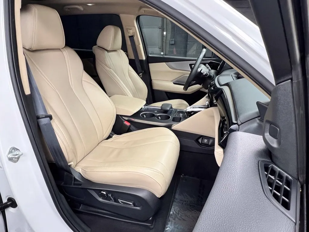 Acura MDX photo 7