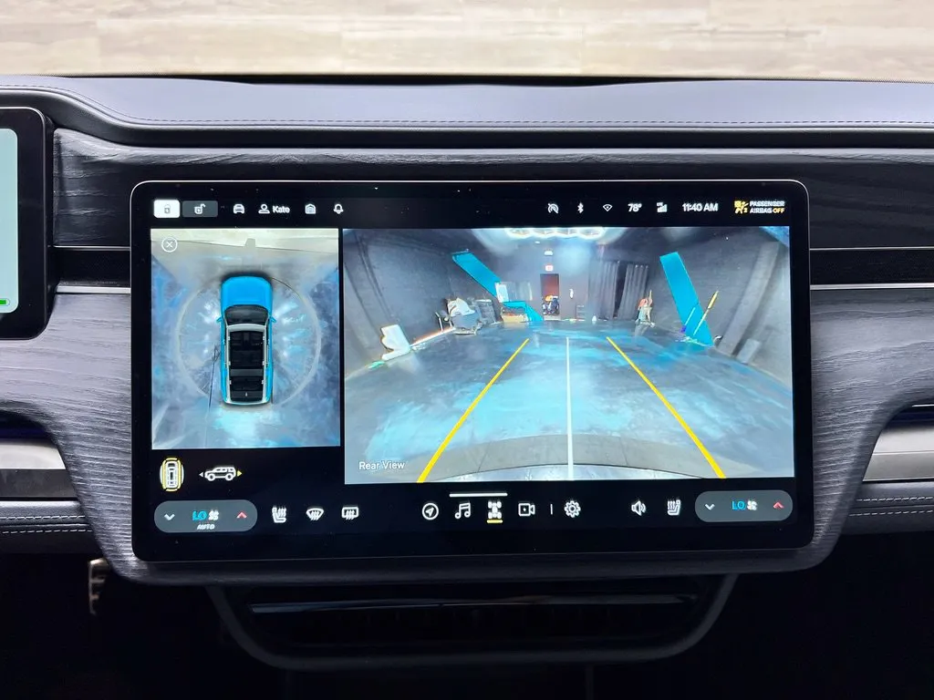 Rivian R1S photo 22