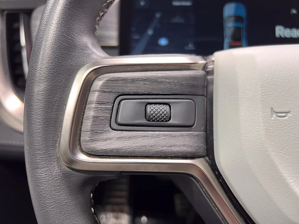 Rivian R1T photo 17