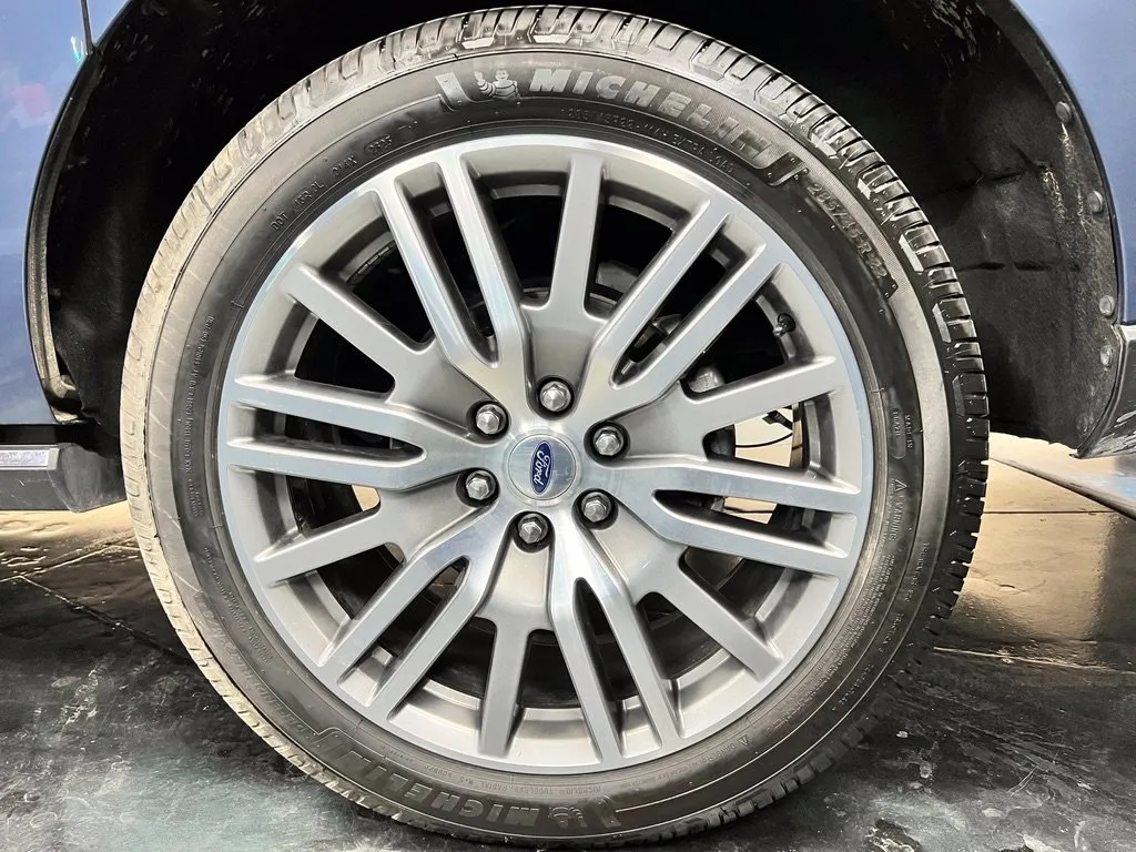 Ford Expedition MAX photo 10