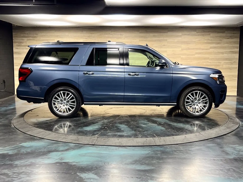 Ford Expedition MAX photo 24