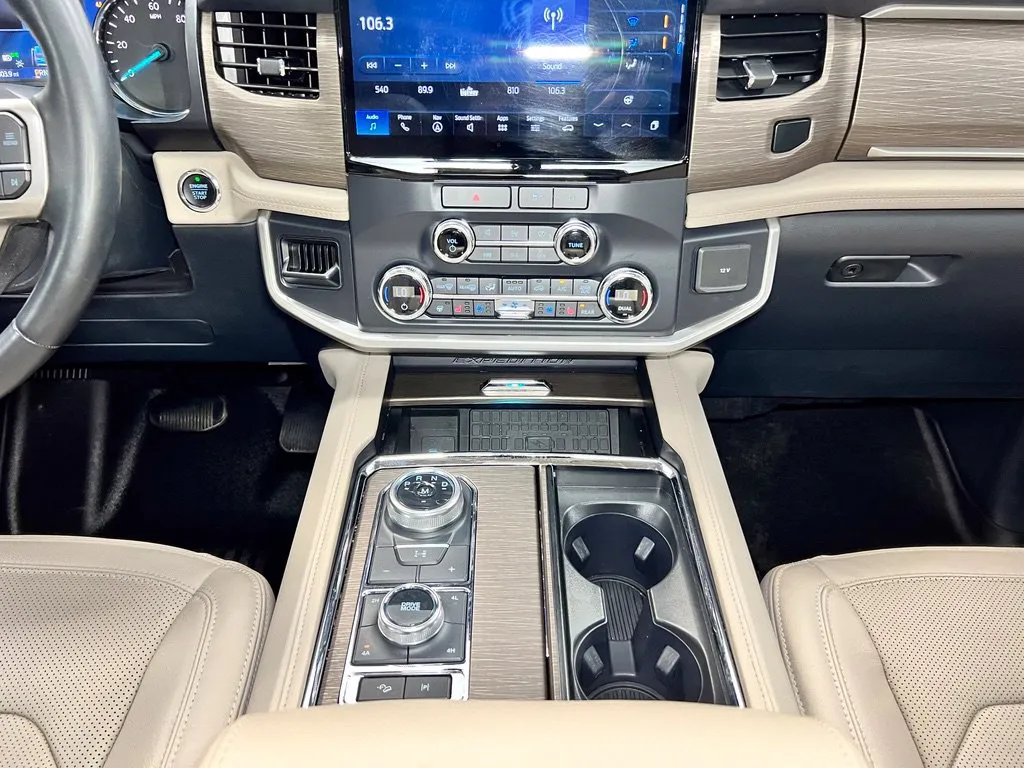 Ford Expedition MAX photo 14
