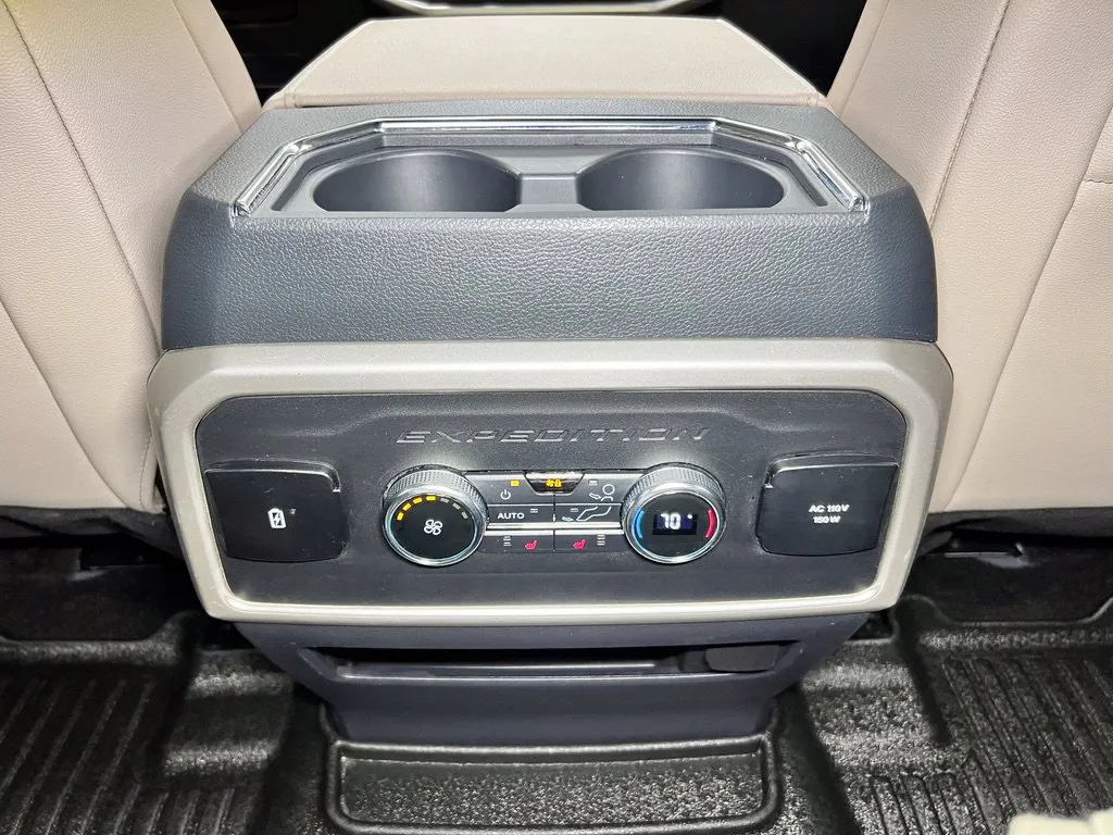 Ford Expedition MAX photo 18