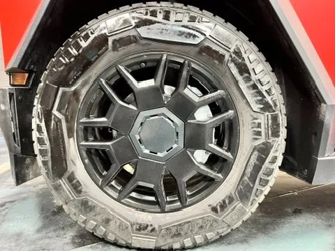 Tesla Cybertruck photo 10
