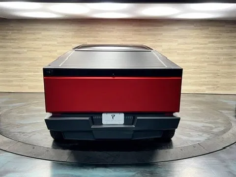 Tesla Cybertruck photo 18