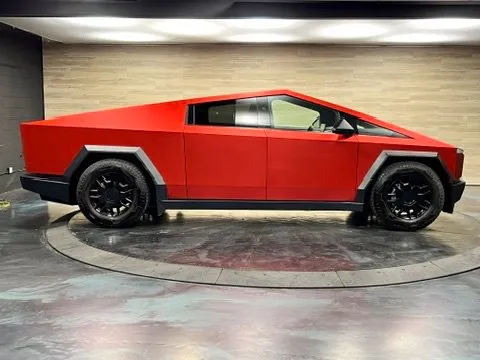 Tesla Cybertruck photo 22