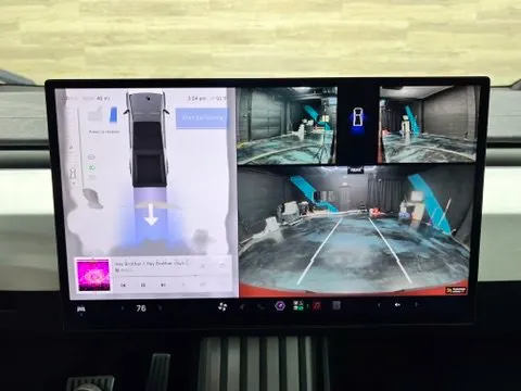 Tesla Cybertruck photo 13