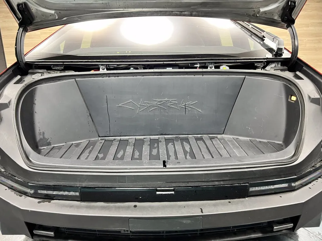 Tesla Cybertruck photo 9