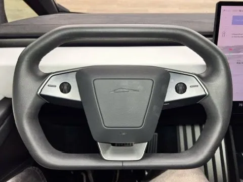 Tesla Cybertruck photo 23