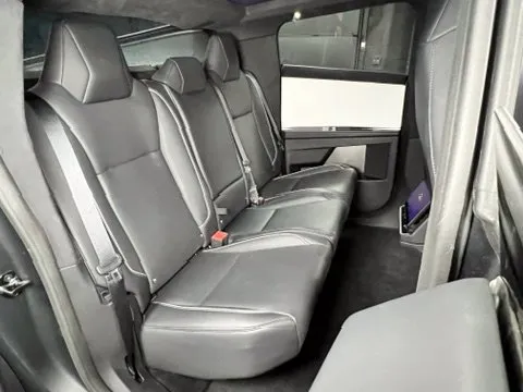 Tesla Cybertruck photo 17