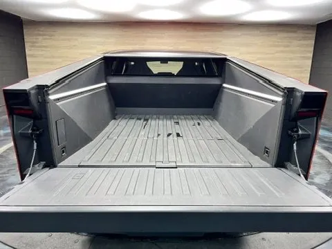 Tesla Cybertruck photo 19