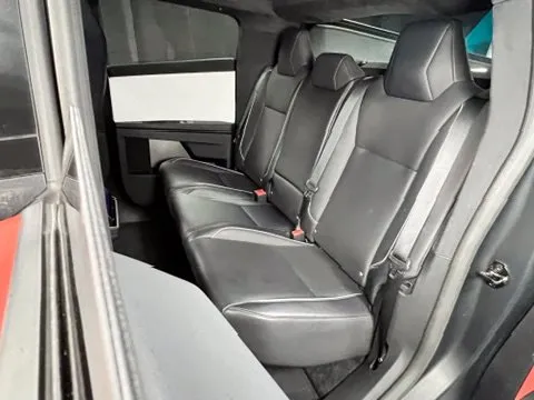 Tesla Cybertruck photo 16