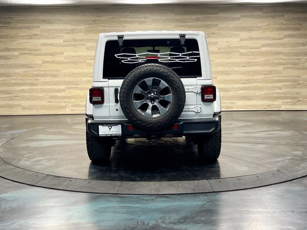 Jeep Wrangler photo 19