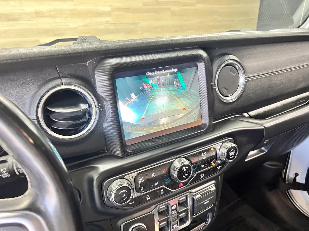 Jeep Wrangler photo 10