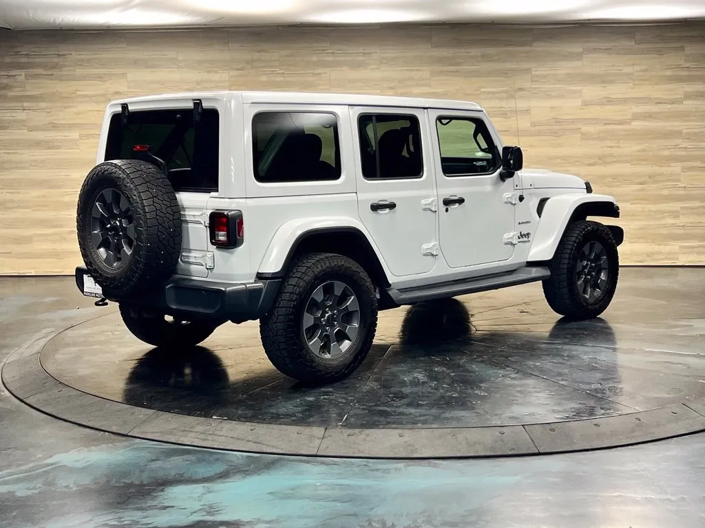 Jeep Wrangler photo 13