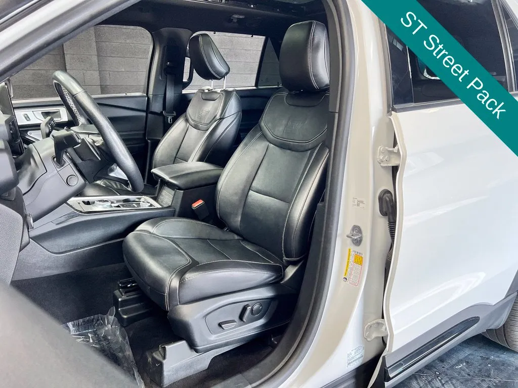 Ford Explorer photo 6