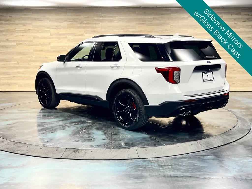 Ford Explorer photo 16