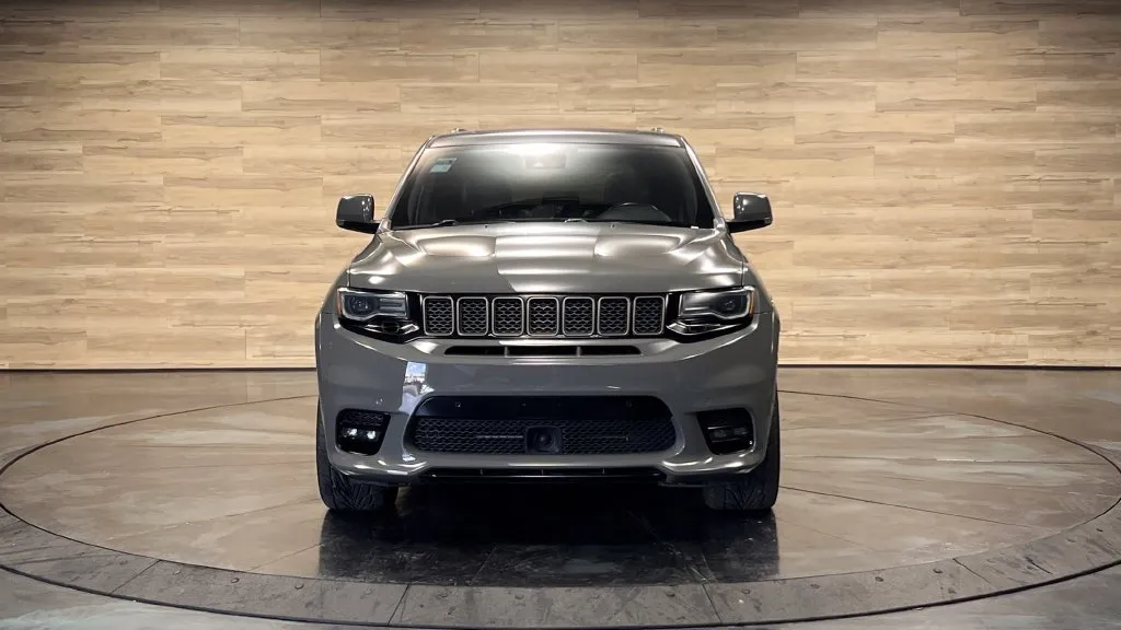 Jeep Grand Cherokee photo 8