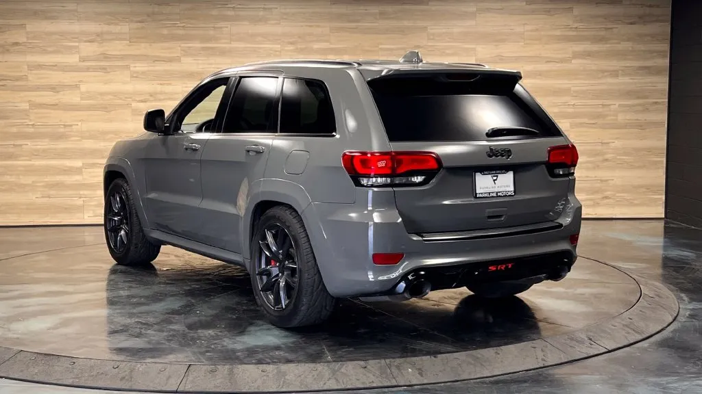 Jeep Grand Cherokee photo 21