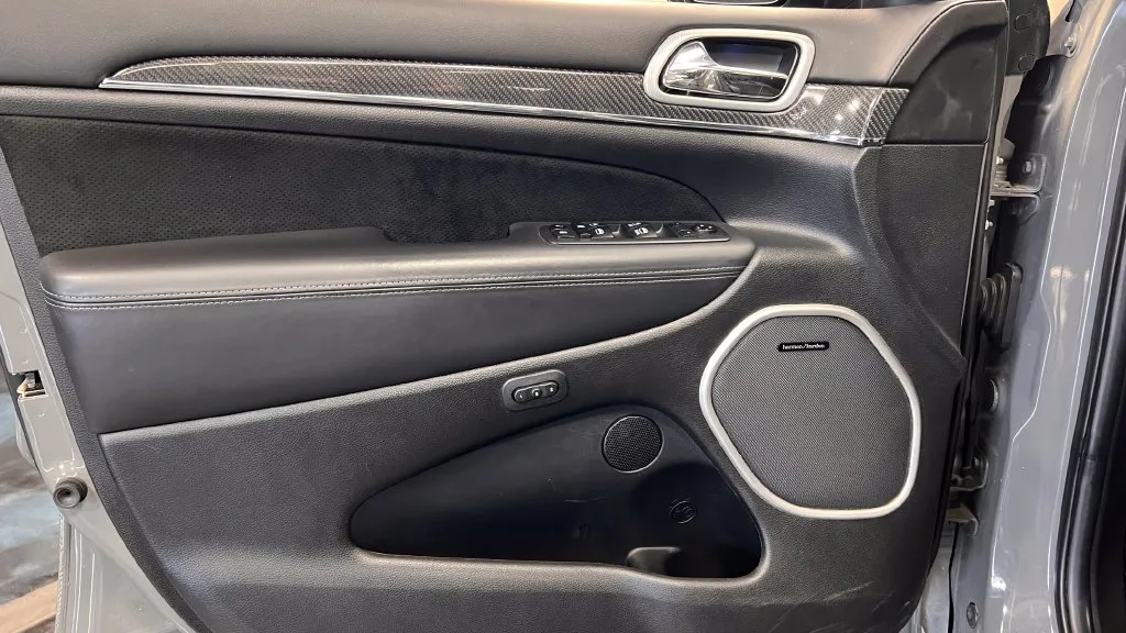 Jeep Grand Cherokee photo 23