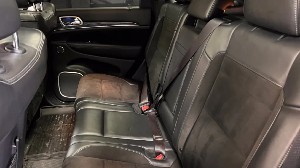 Jeep Grand Cherokee photo 18