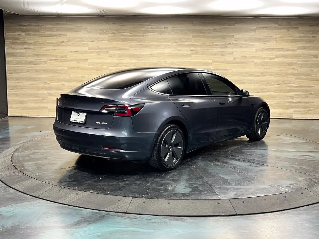 Tesla Model 3 photo 14