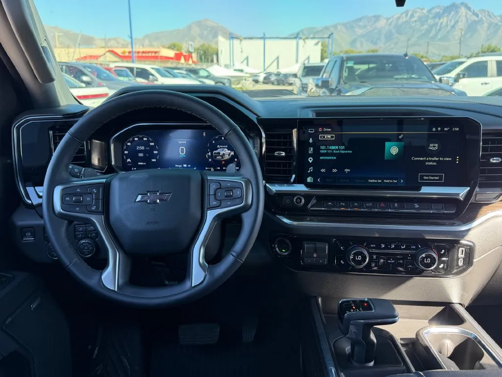 Chevrolet Silverado photo 6