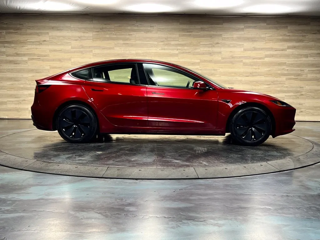 Tesla Model 3 photo 20