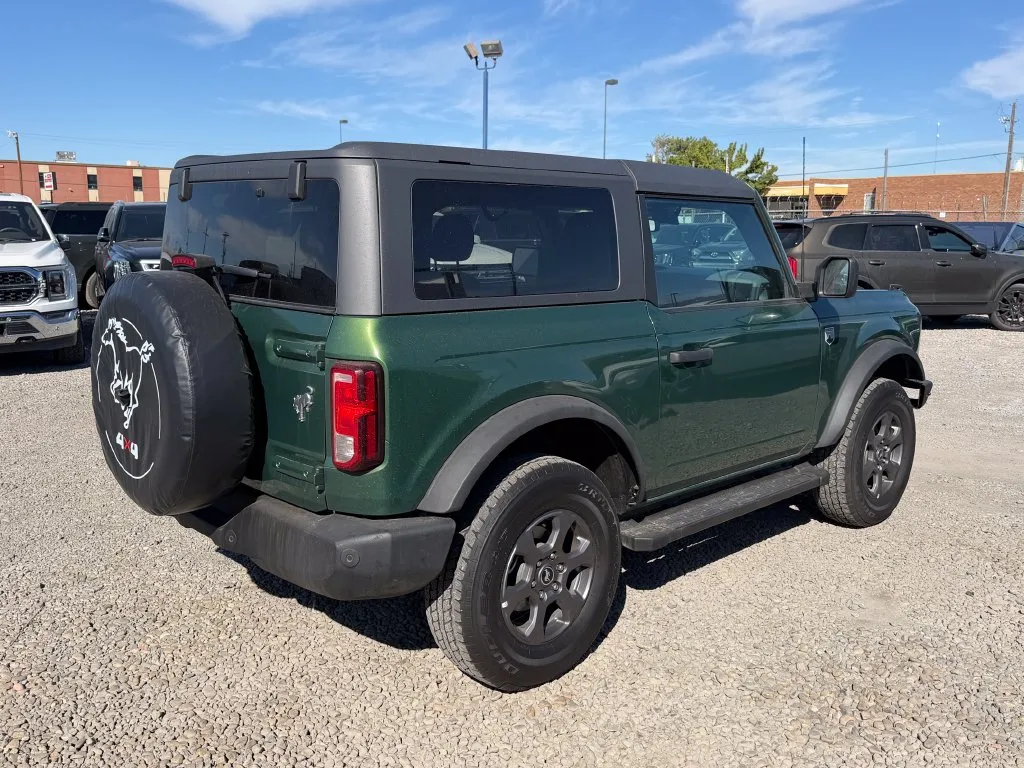 Ford Bronco photo 3