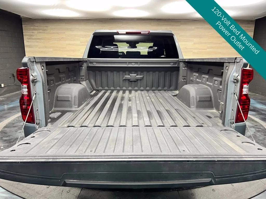 Chevrolet Silverado photo 19