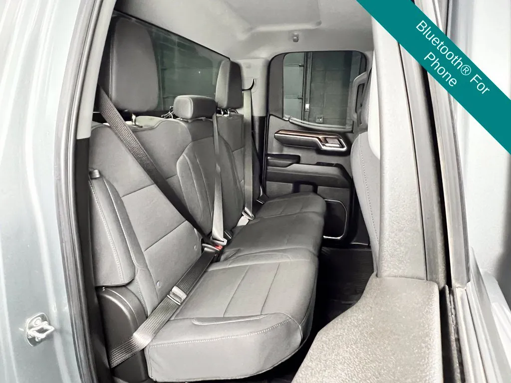Chevrolet Silverado photo 17