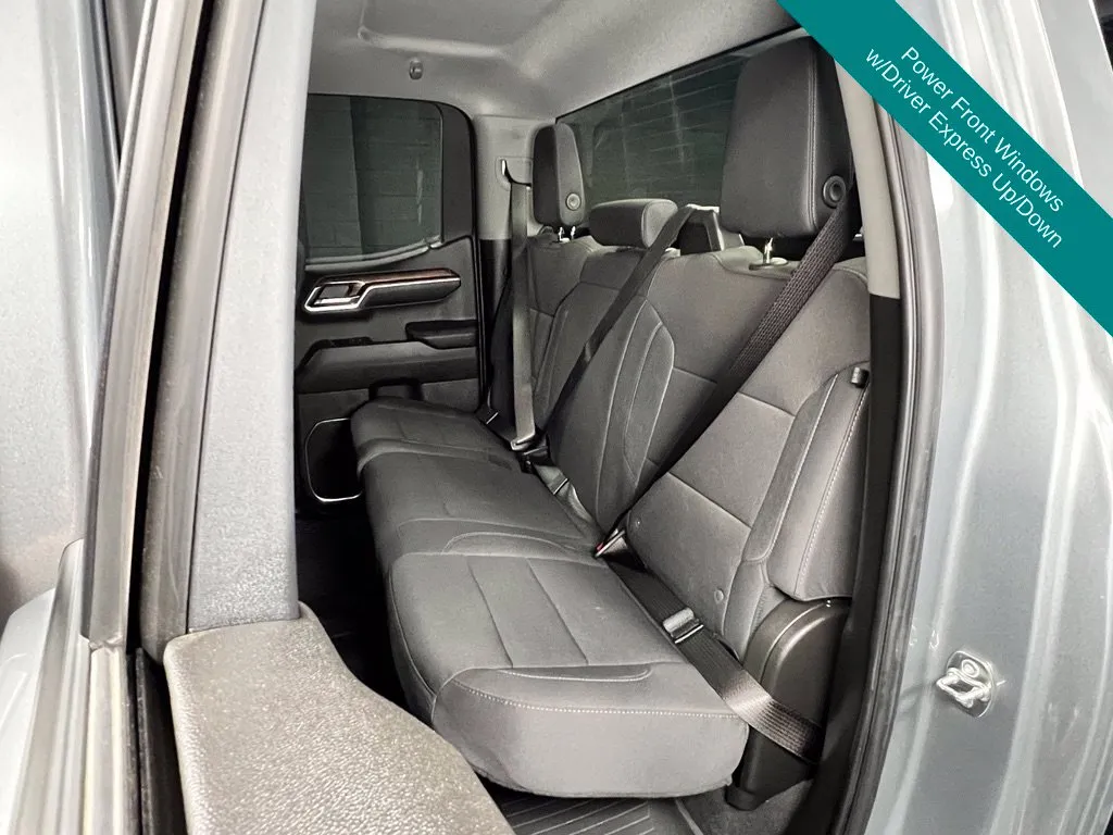 Chevrolet Silverado photo 16