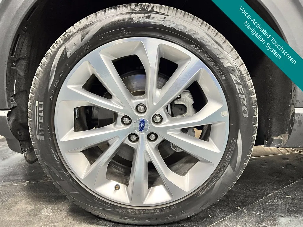 Ford Explorer photo 10