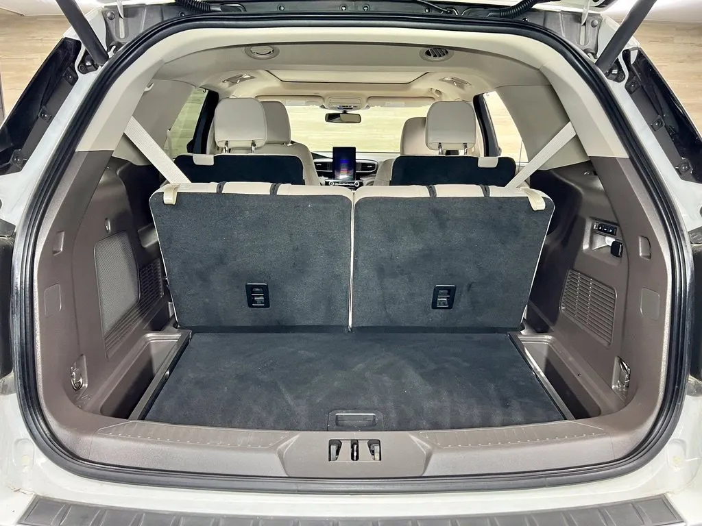 Ford Explorer photo 20