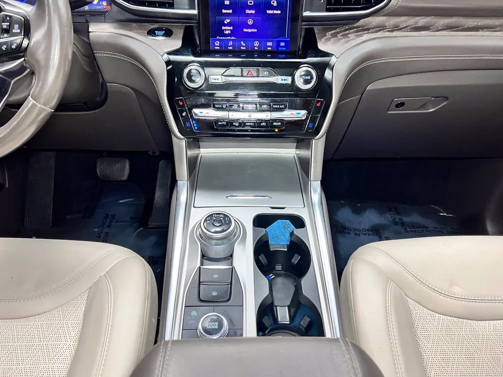 Ford Explorer photo 14