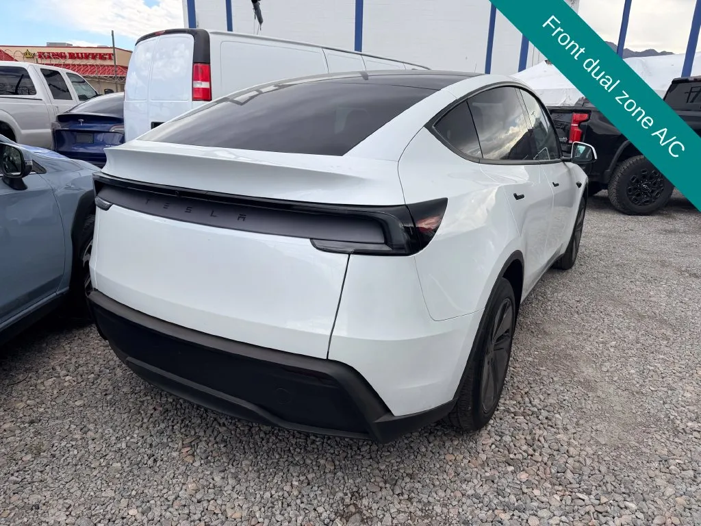 Tesla Model Y photo 3