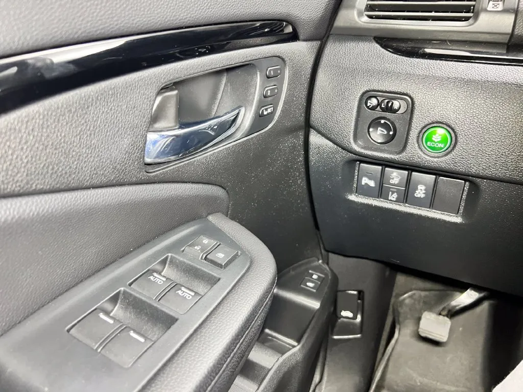 Honda Passport photo 22