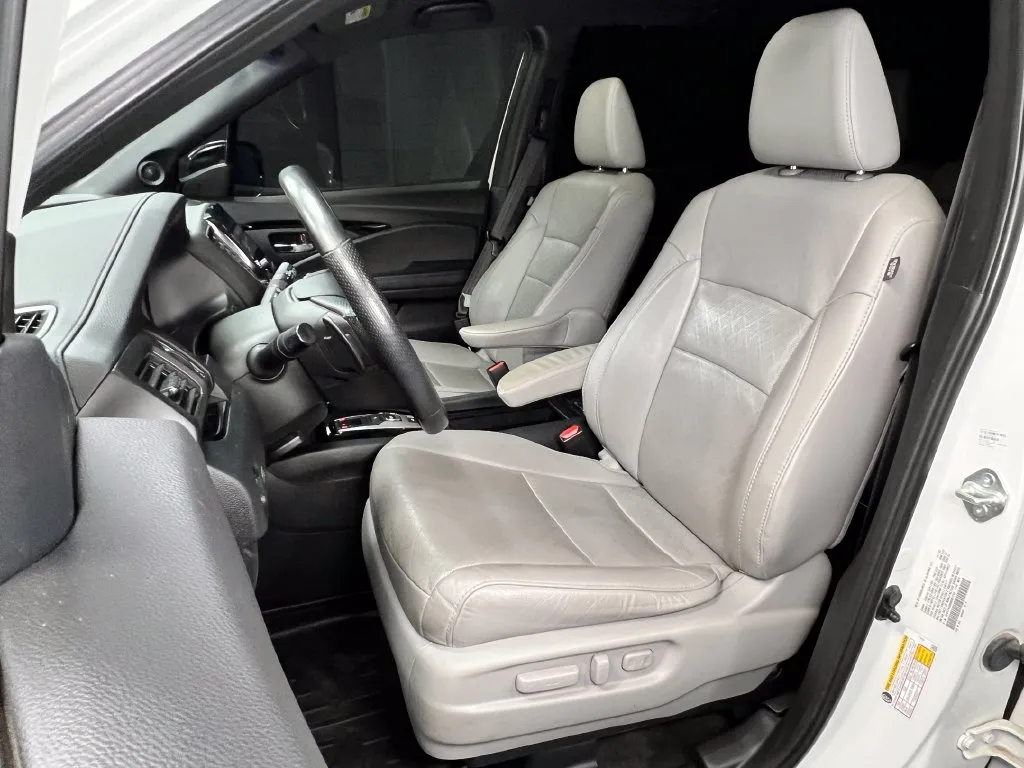 Honda Passport photo 6