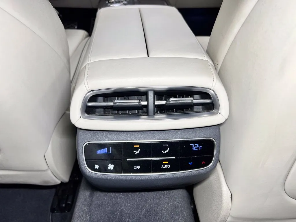 Genesis G80 photo 20