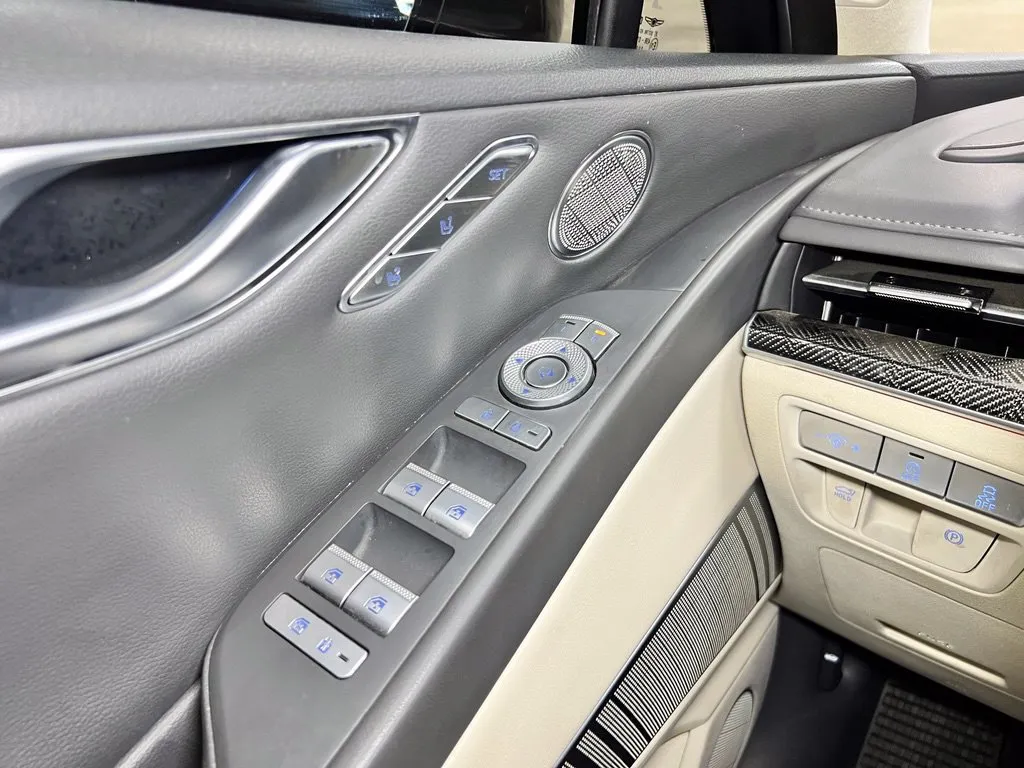 Genesis G80 photo 24