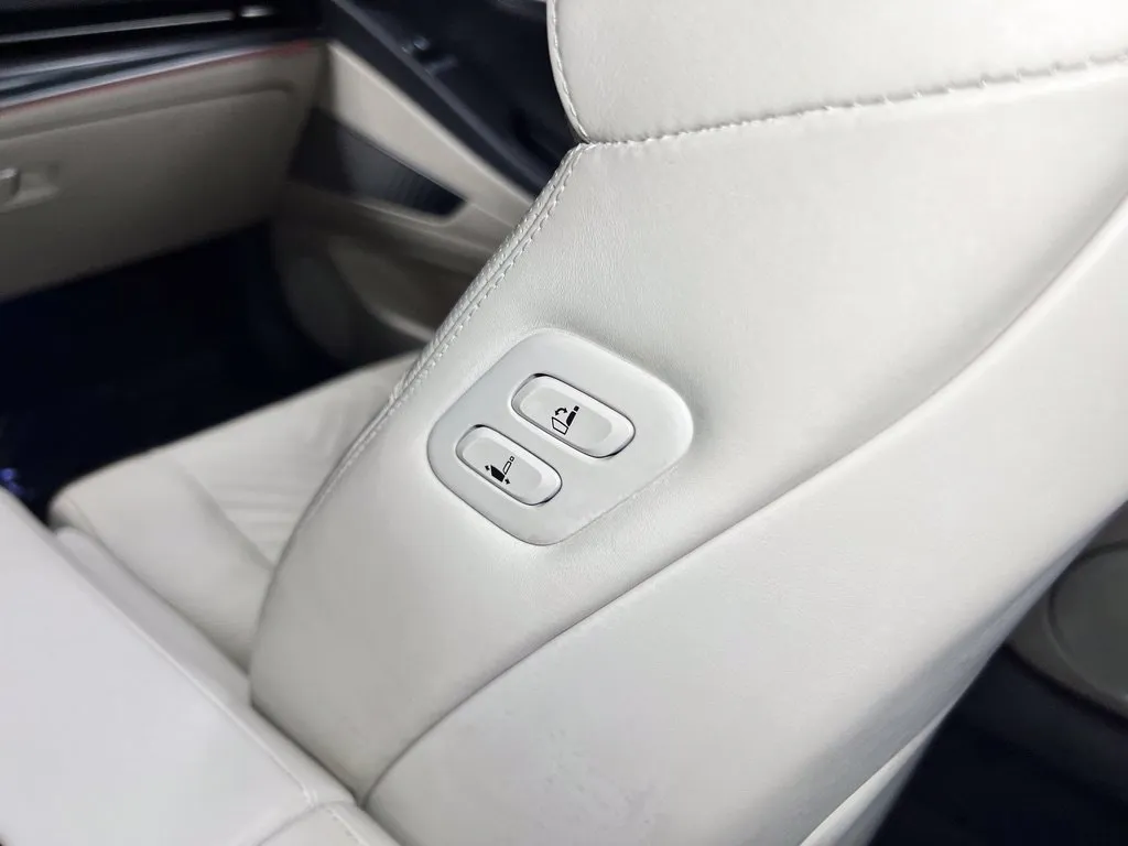 Genesis G80 photo 26