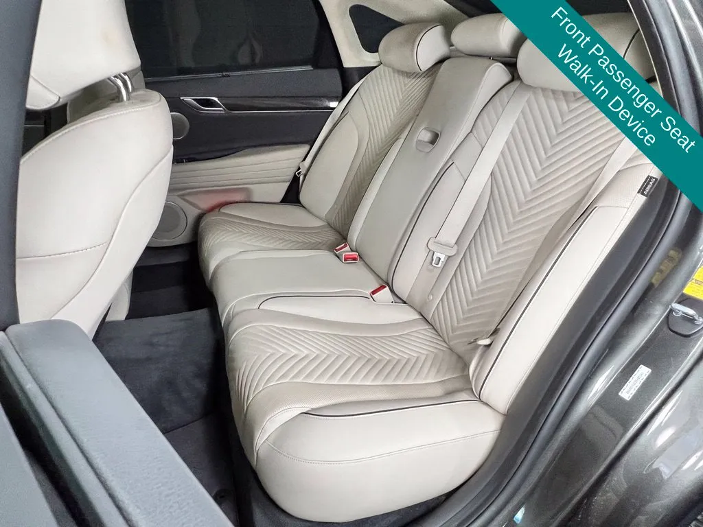 Genesis G80 photo 14