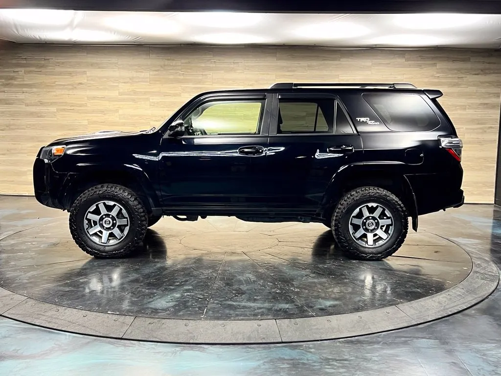 Toyota 4Runner photo 21