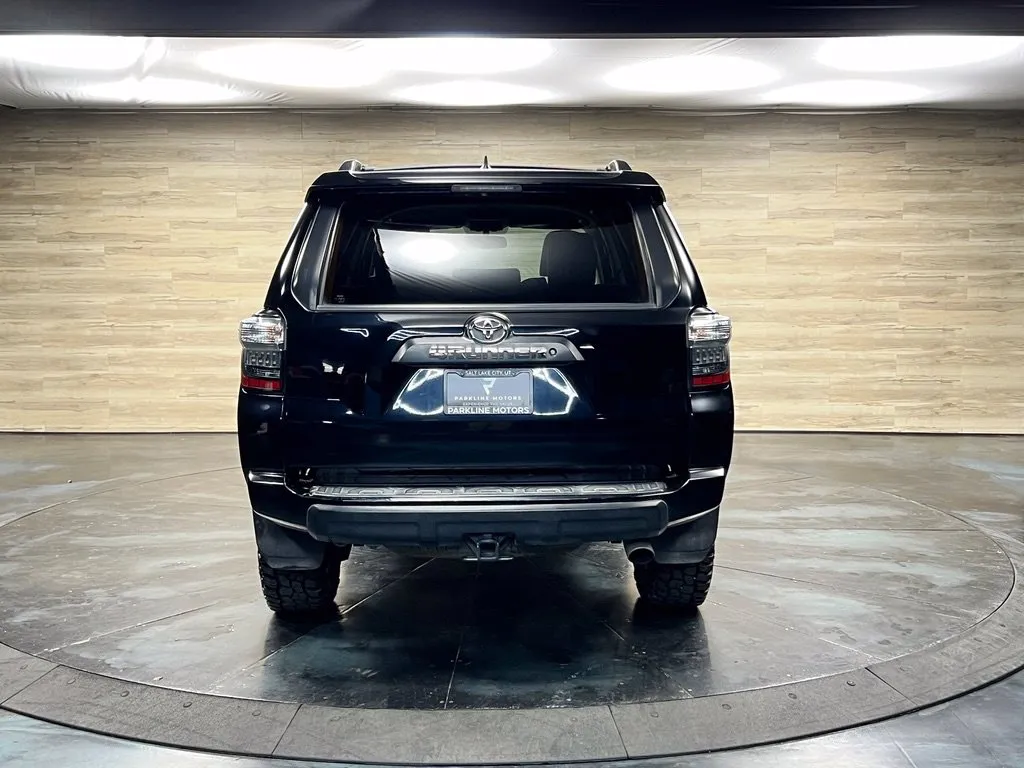 Toyota 4Runner photo 17
